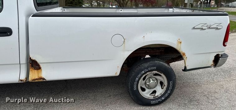 image for item EM3958 2004 Ford F150 XL pickup truck