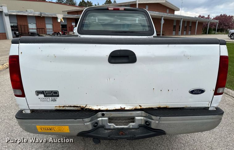 image for item EM3958 2004 Ford F150 XL pickup truck