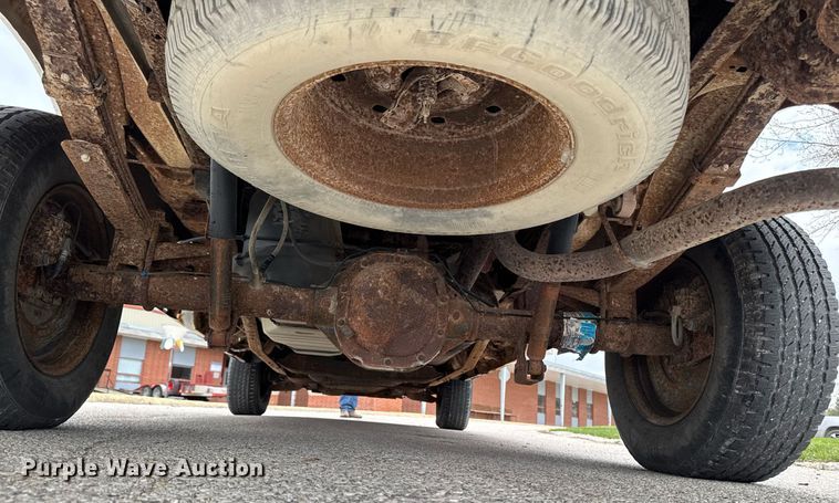 image for item EM3958 2004 Ford F150 XL pickup truck