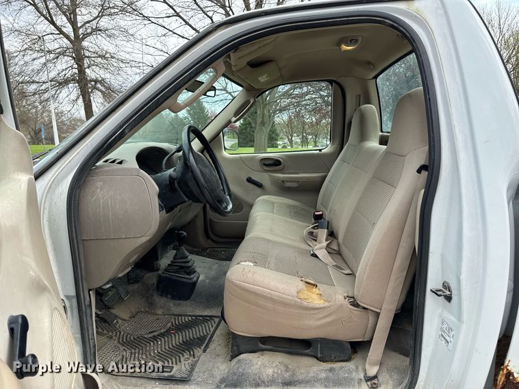 image for item EM3958 2004 Ford F150 XL pickup truck