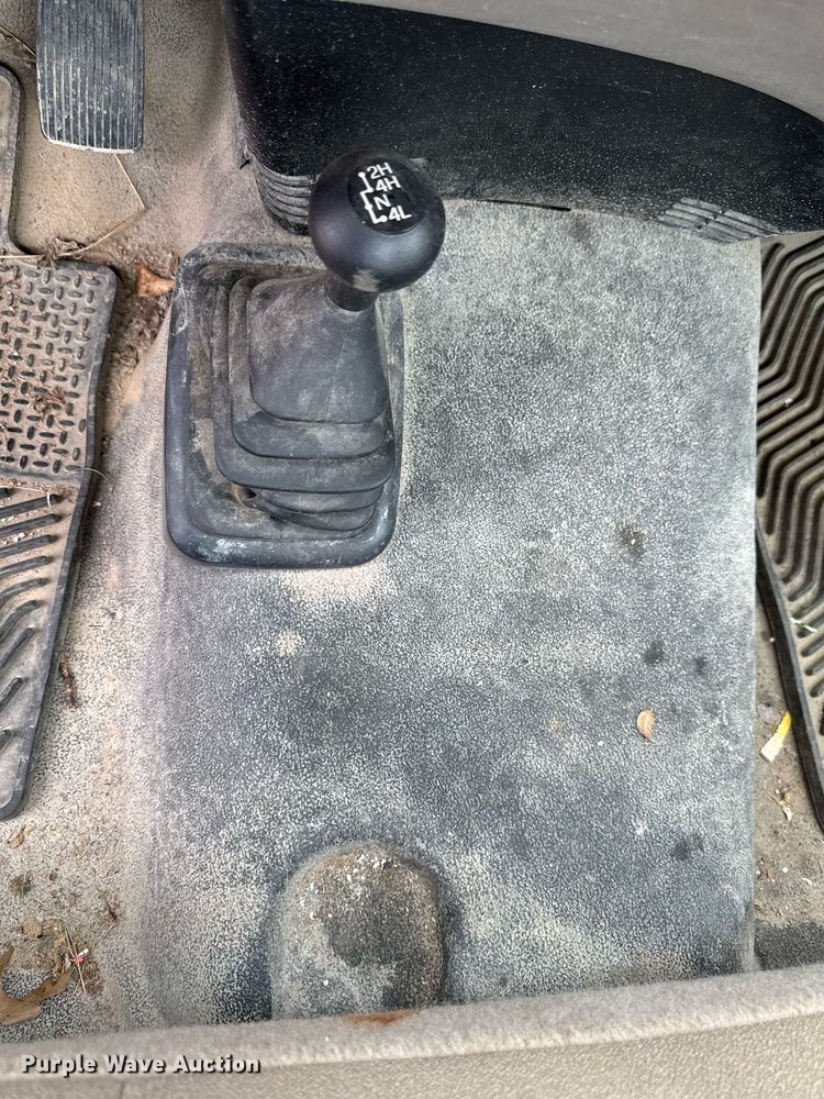 image for item EM3958 2004 Ford F150 XL pickup truck