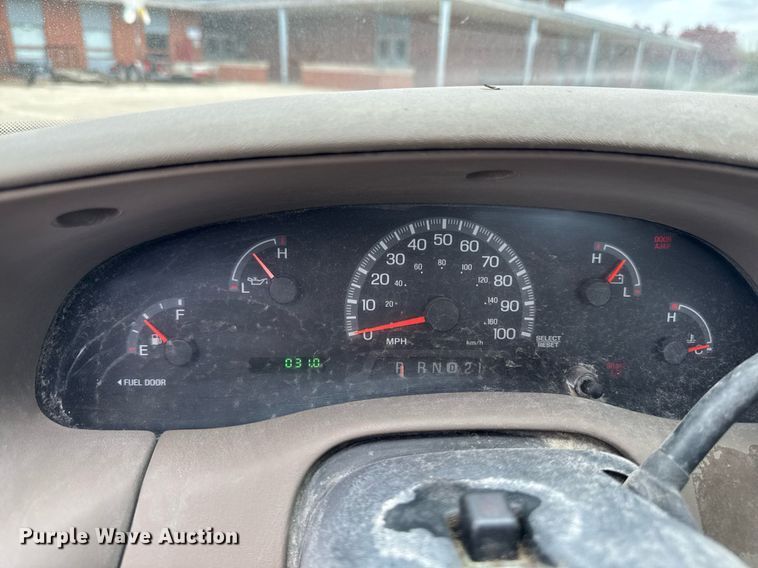 image for item EM3958 2004 Ford F150 XL pickup truck