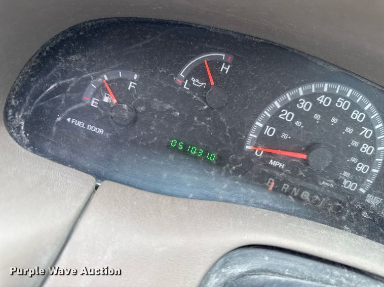 image for item EM3958 2004 Ford F150 XL pickup truck