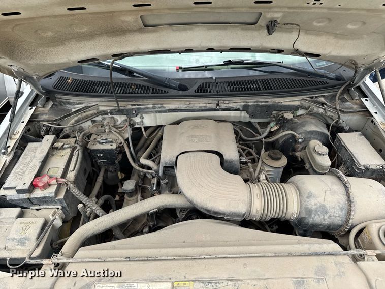 image for item EM3958 2004 Ford F150 XL pickup truck