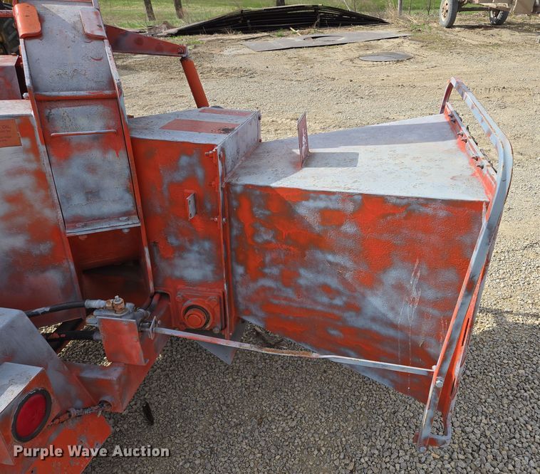 image for item EM7023 Wood chipper