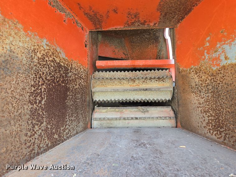 image for item EM7023 Wood chipper