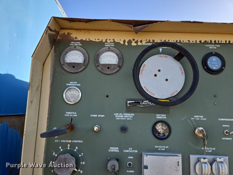 image for item EM7024 1981 International  1854 utility / service truck