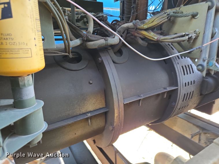 image for item EM7024 1981 International  1854 utility / service truck