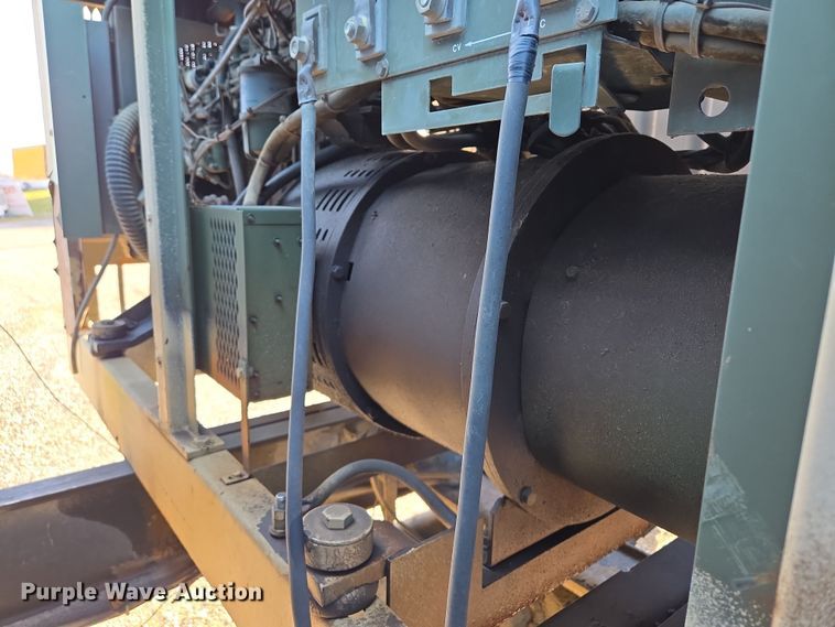 image for item EM7024 1981 International  1854 utility / service truck