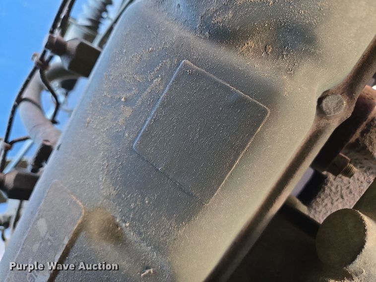 image for item EM7024 1981 International  1854 utility / service truck