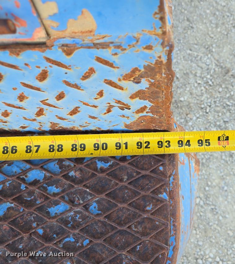 image for item EM7024 1981 International  1854 utility / service truck