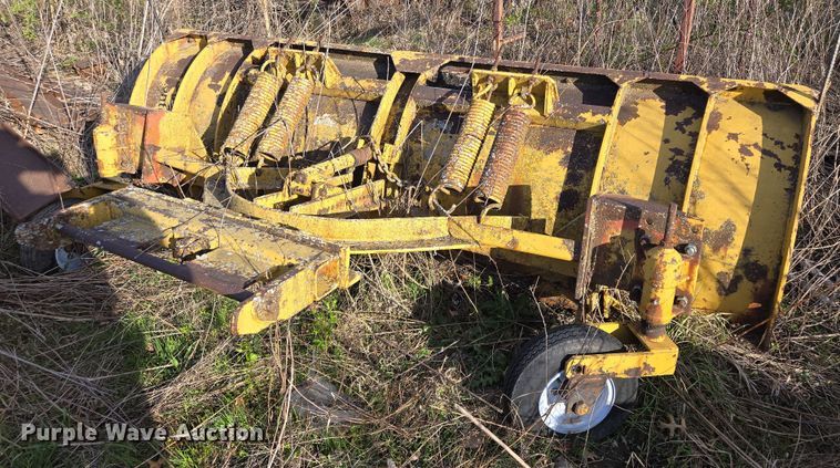 image for item EM7024 1981 International  1854 utility / service truck