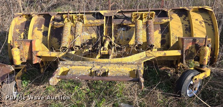 image for item EM7024 1981 International  1854 utility / service truck