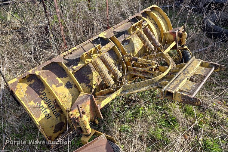 image for item EM7024 1981 International  1854 utility / service truck