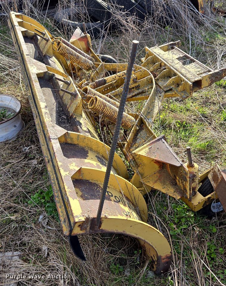 image for item EM7024 1981 International  1854 utility / service truck