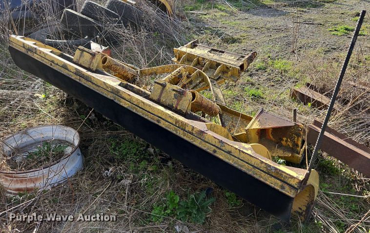 image for item EM7024 1981 International  1854 utility / service truck