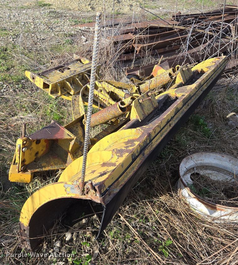 image for item EM7024 1981 International  1854 utility / service truck