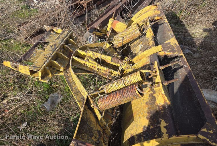 image for item EM7024 1981 International  1854 utility / service truck