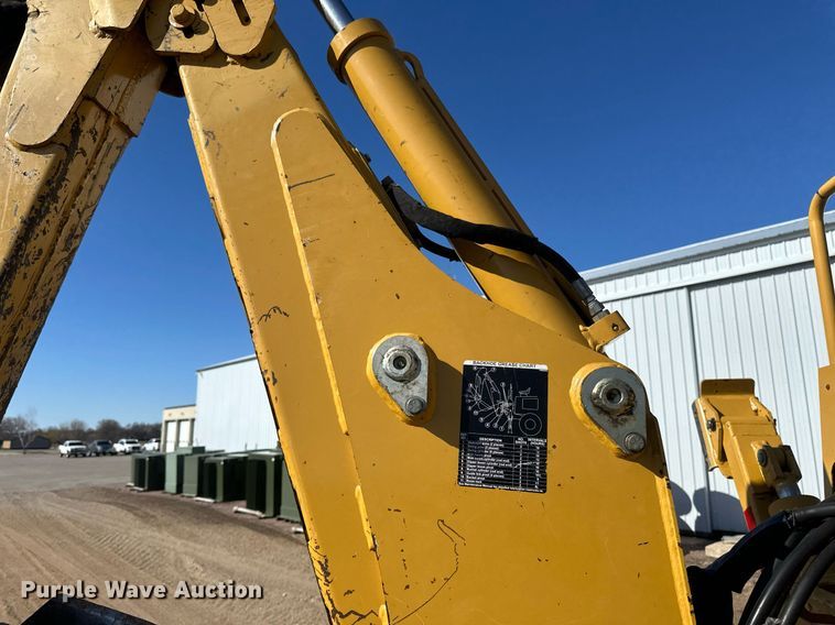 image for item EN3015 1999 Vermeer  P125 Renegade vibratory cable plow