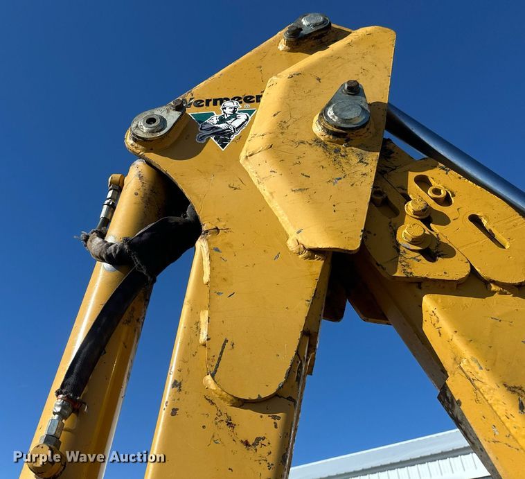 image for item EN3015 1999 Vermeer  P125 Renegade vibratory cable plow