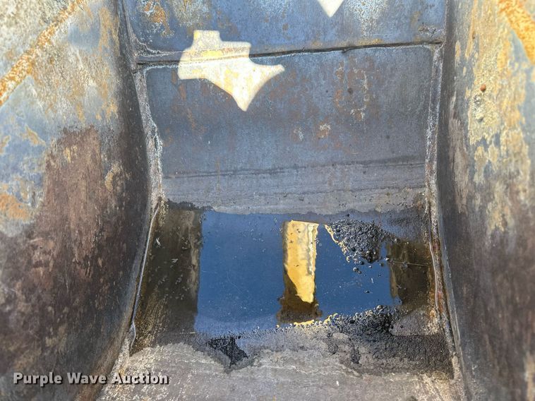 image for item EN3015 1999 Vermeer  P125 Renegade vibratory cable plow