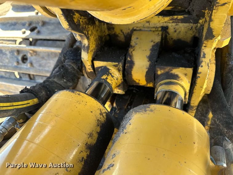 image for item EN3015 1999 Vermeer  P125 Renegade vibratory cable plow