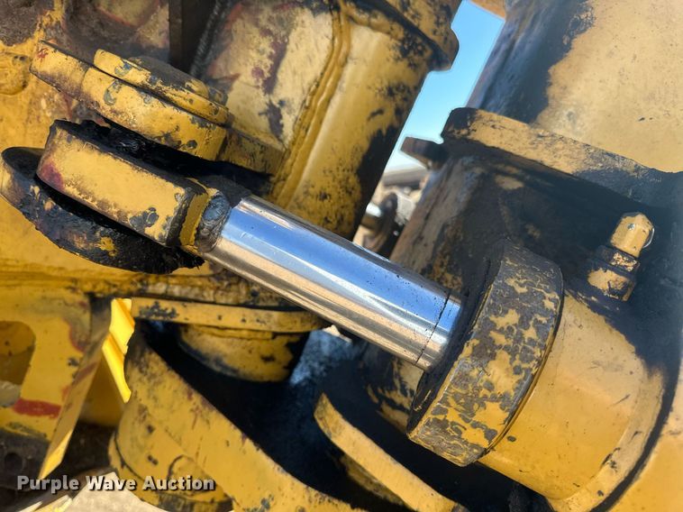 image for item EN3015 1999 Vermeer  P125 Renegade vibratory cable plow