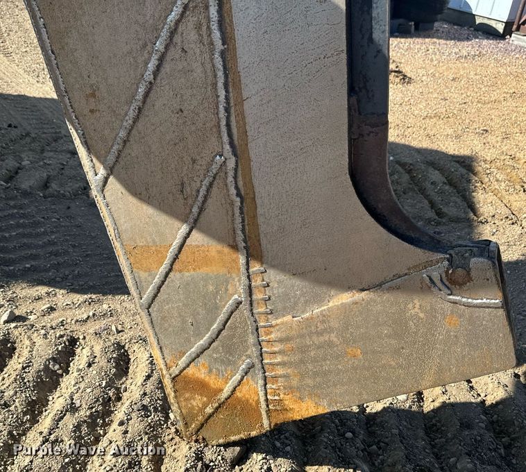 image for item EN3015 1999 Vermeer  P125 Renegade vibratory cable plow