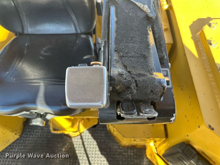 image for item EN3015 1999 Vermeer  P125 Renegade vibratory cable plow