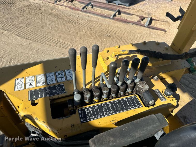 image for item EN3015 1999 Vermeer  P125 Renegade vibratory cable plow