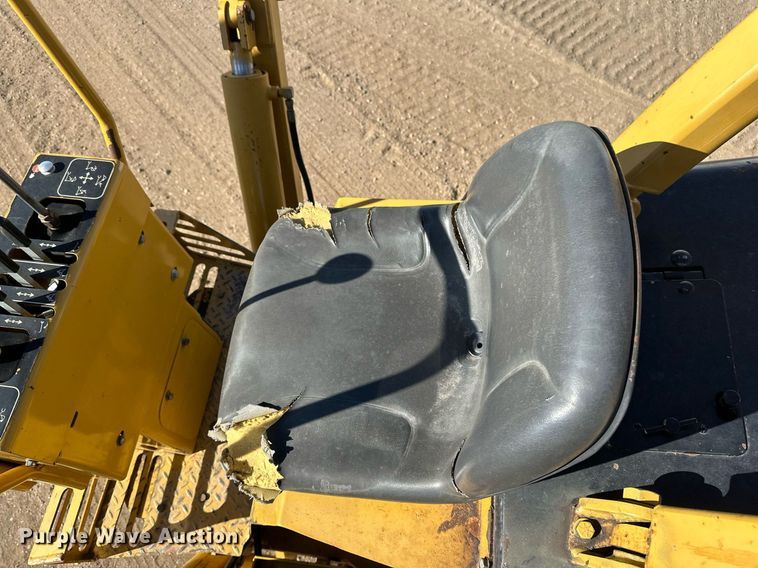 image for item EN3015 1999 Vermeer  P125 Renegade vibratory cable plow