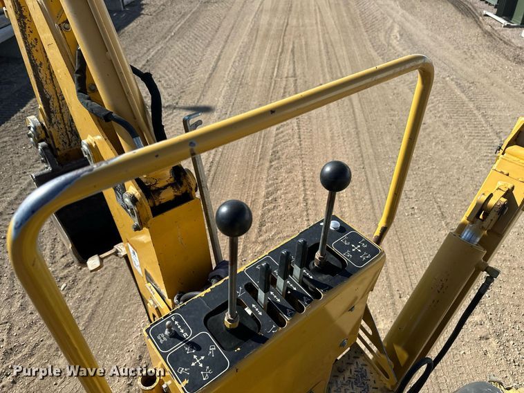 image for item EN3015 1999 Vermeer  P125 Renegade vibratory cable plow