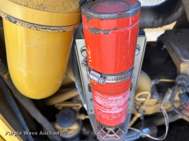 image for item EN3015 1999 Vermeer  P125 Renegade vibratory cable plow