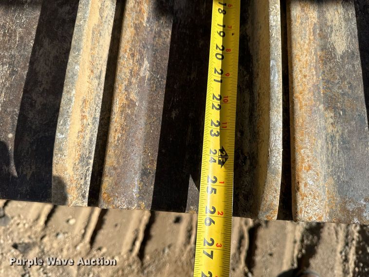 image for item EN3015 1999 Vermeer  P125 Renegade vibratory cable plow