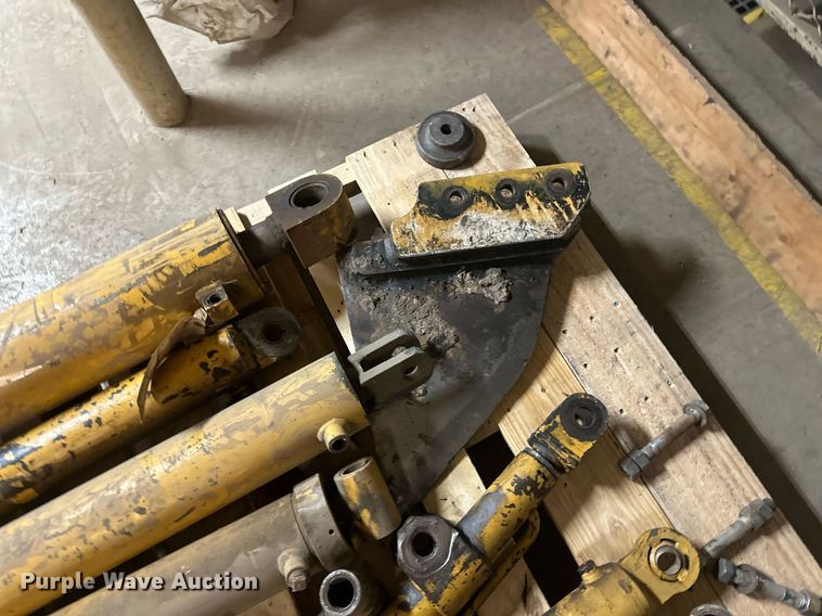 image for item EN3015 1999 Vermeer  P125 Renegade vibratory cable plow