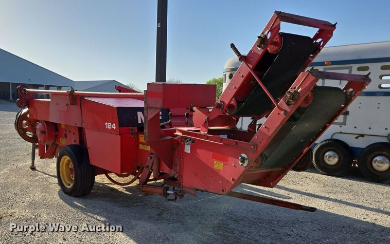 image for item EN3558 Massey Ferguson 124 small square baler