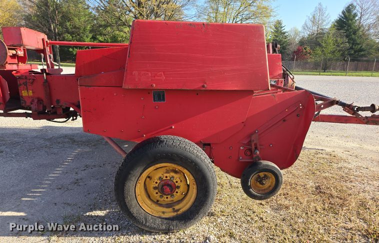 image for item EN3558 Massey Ferguson 124 small square baler