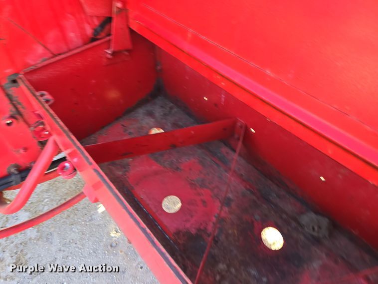 image for item EN3558 Massey Ferguson 124 small square baler