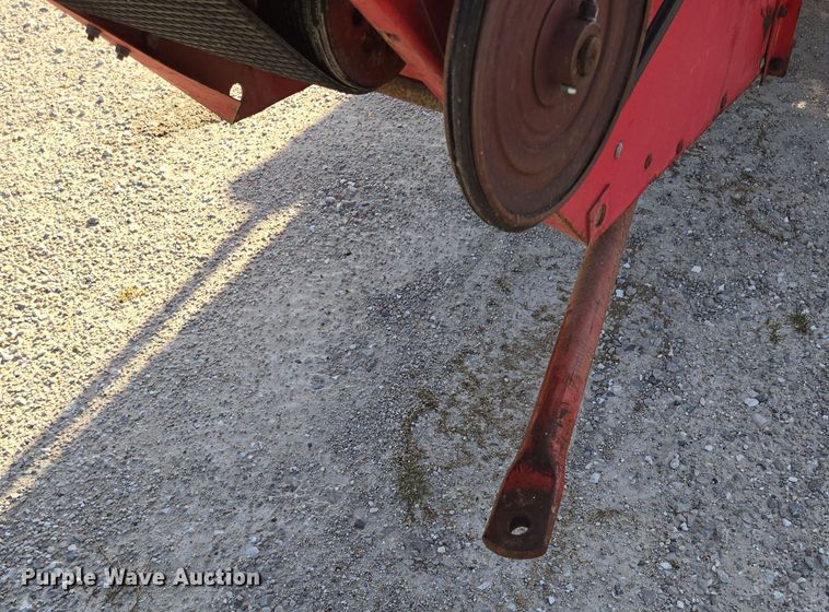 image for item EN3558 Massey Ferguson 124 small square baler