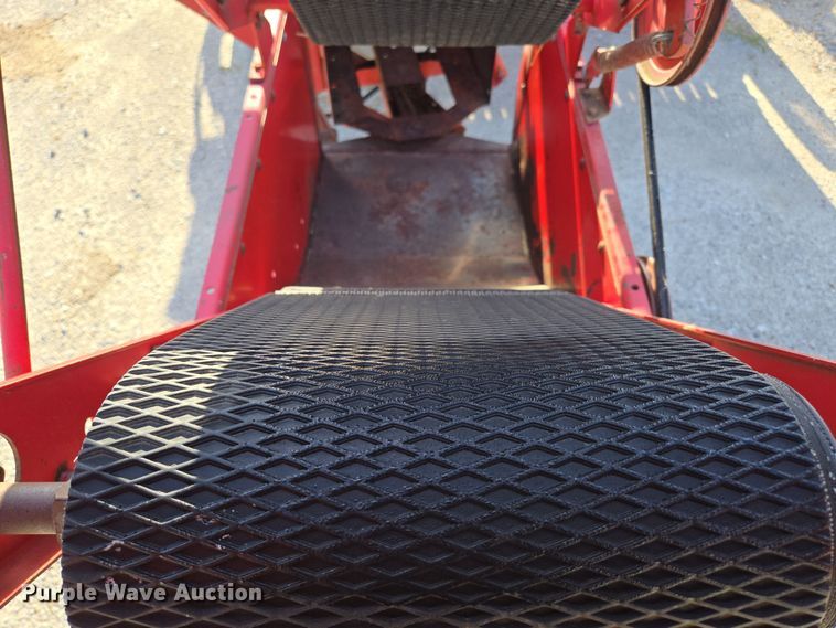 image for item EN3558 Massey Ferguson 124 small square baler