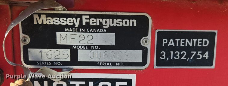 image for item EN3558 Massey Ferguson 124 small square baler