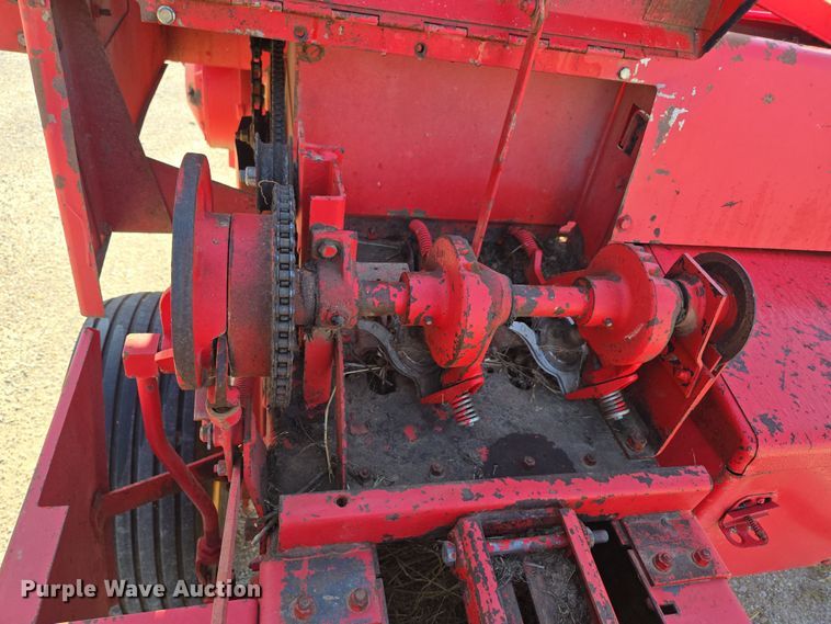 image for item EN3558 Massey Ferguson 124 small square baler