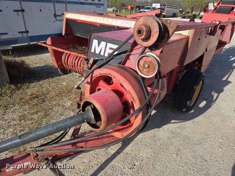 image for item EN3558 Massey Ferguson 124 small square baler