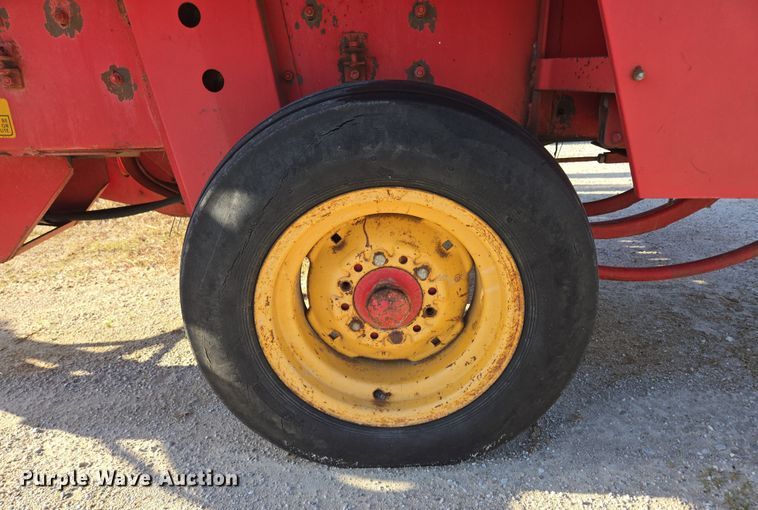 image for item EN3558 Massey Ferguson 124 small square baler