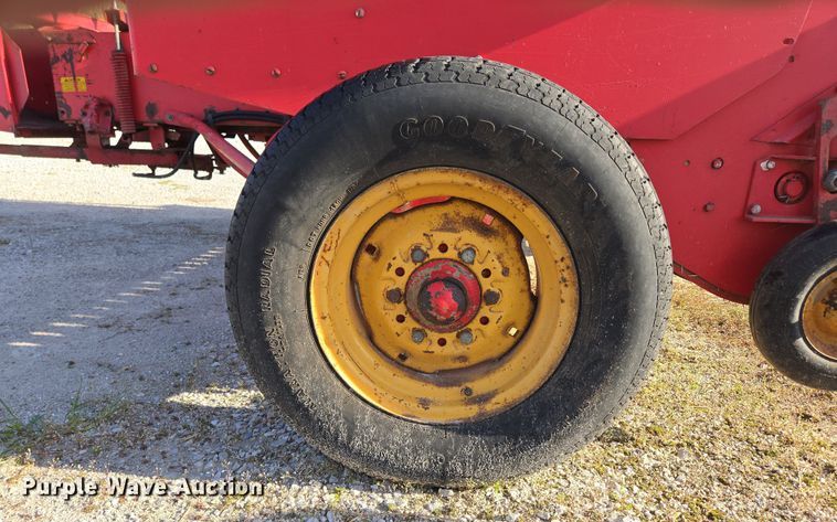 image for item EN3558 Massey Ferguson 124 small square baler