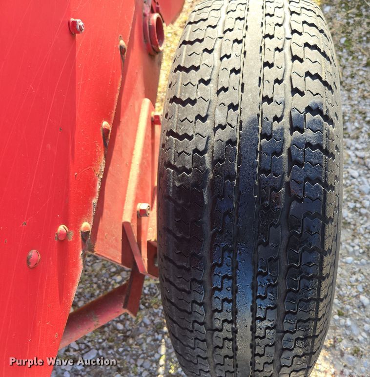 image for item EN3558 Massey Ferguson 124 small square baler