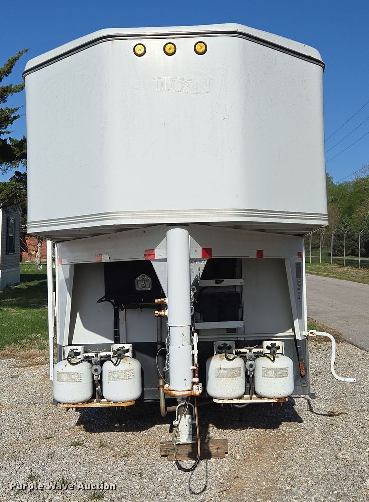 image for item EN3559 2001 Titan Trailer Mfg. Inc. horse trailer