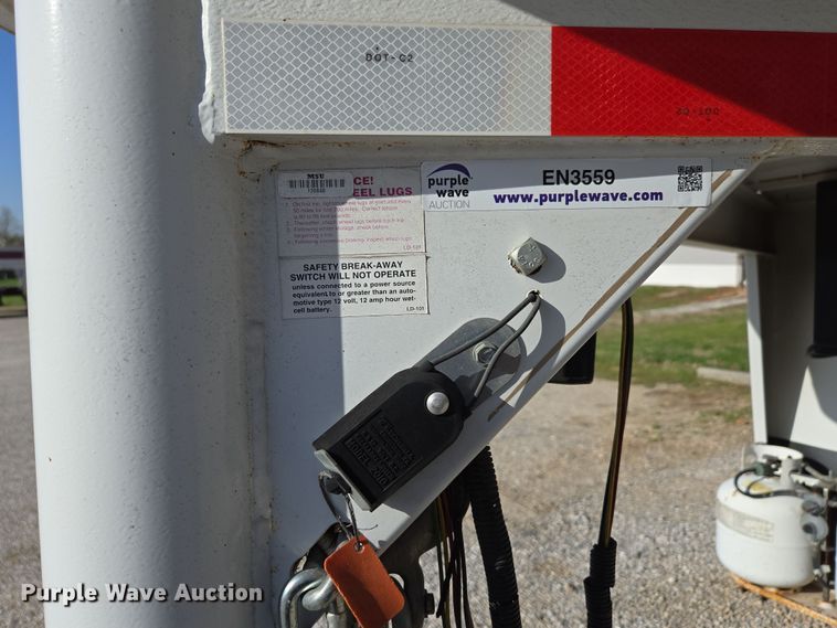 image for item EN3559 2001 Titan Trailer Mfg. Inc. horse trailer