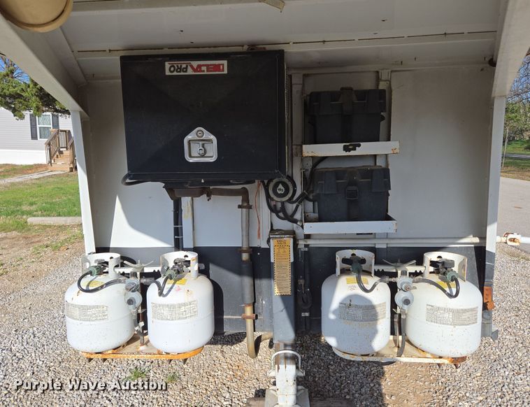 image for item EN3559 2001 Titan Trailer Mfg. Inc. horse trailer