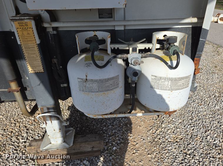 image for item EN3559 2001 Titan Trailer Mfg. Inc. horse trailer